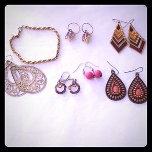 Lot of costume jewelry